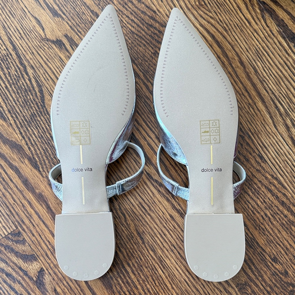 B12 Dolce Vita Women’s 10W Kanika Low Wide Metallic Silver Mules - Picture 4 of 6